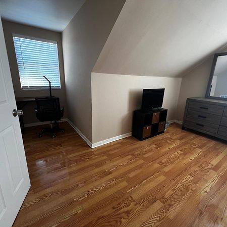 Spacious 3 Bedroom Ewing Home -Quiet トレントン エクステリア 写真