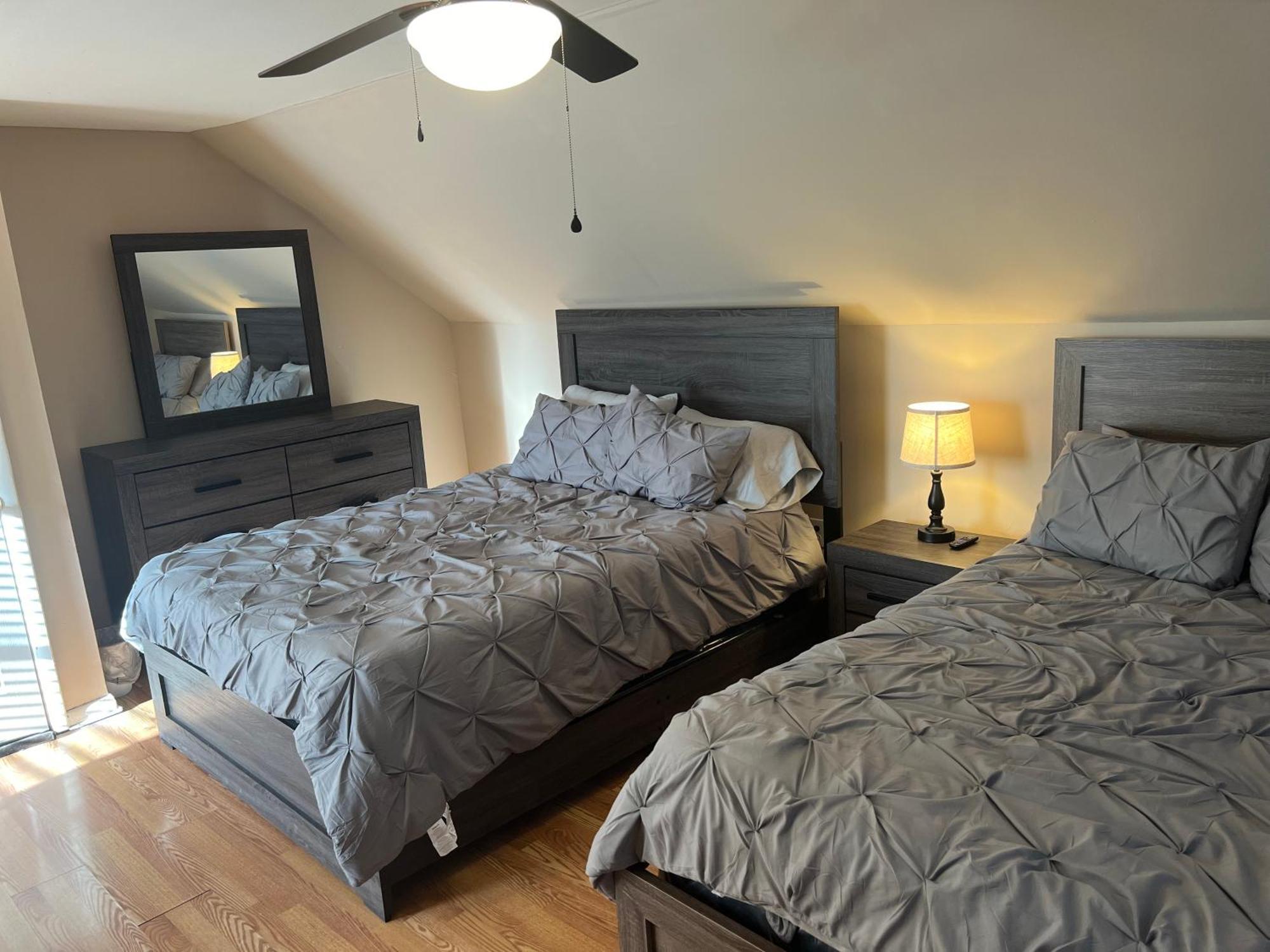 Spacious 3 Bedroom Ewing Home -Quiet トレントン エクステリア 写真