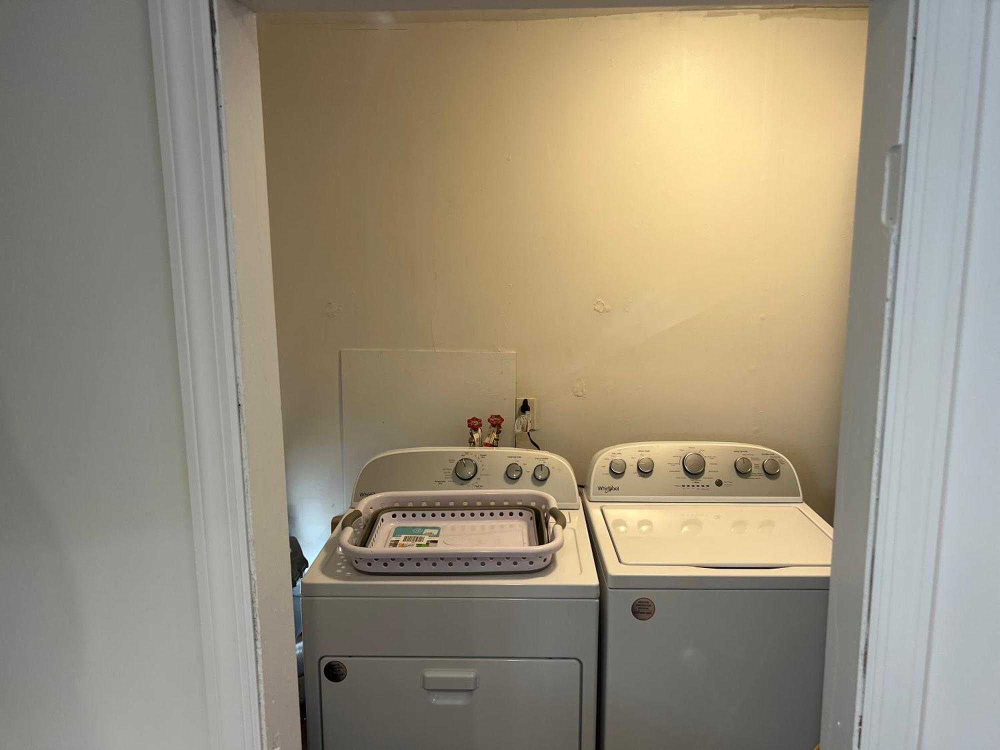 Spacious 3 Bedroom Ewing Home -Quiet トレントン エクステリア 写真