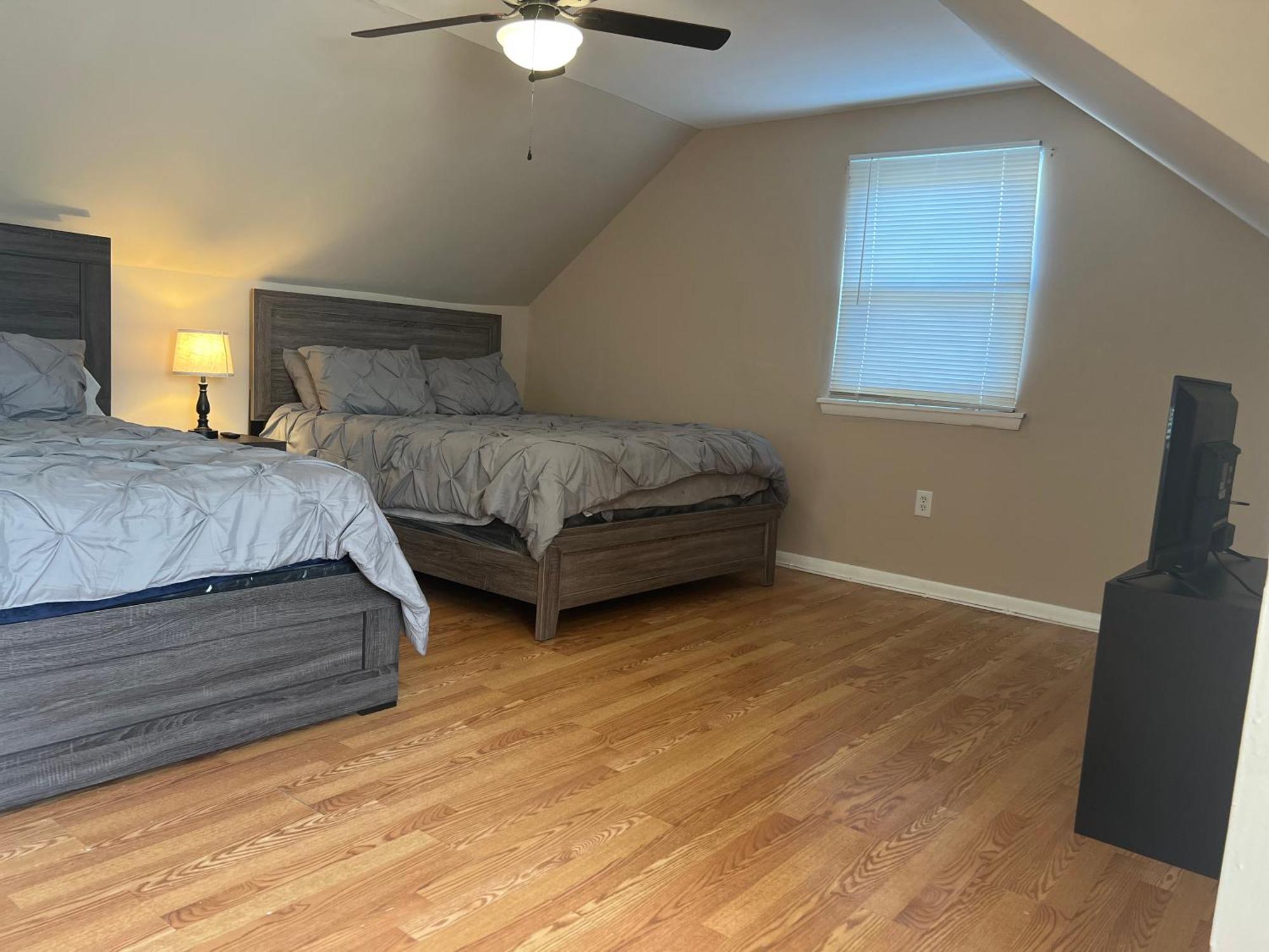 Spacious 3 Bedroom Ewing Home -Quiet トレントン エクステリア 写真