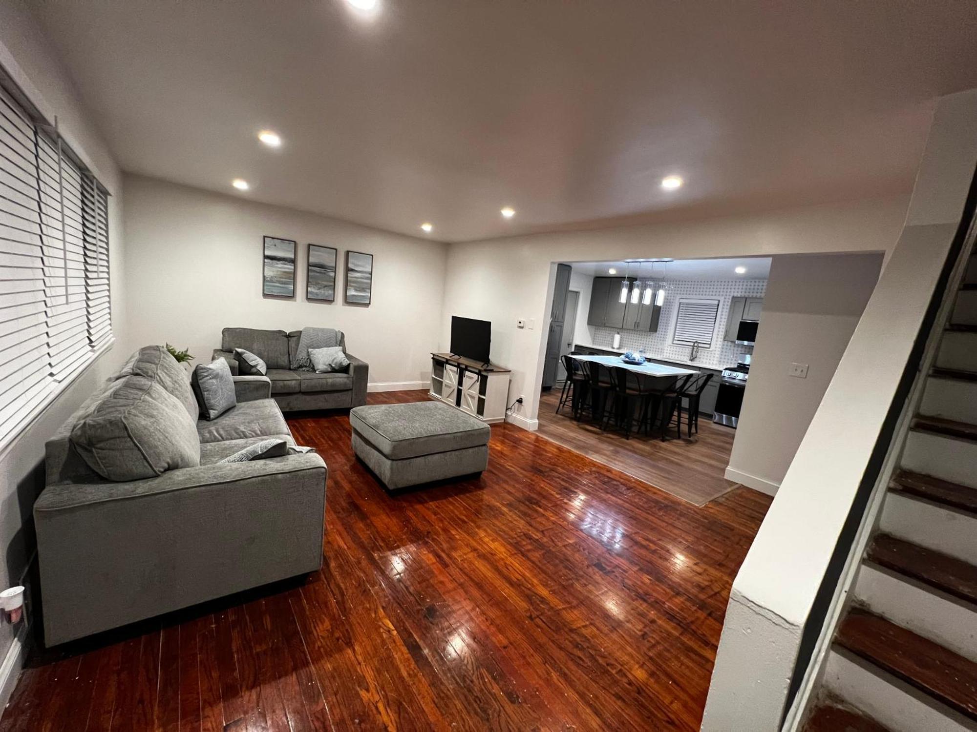 Spacious 3 Bedroom Ewing Home -Quiet トレントン エクステリア 写真