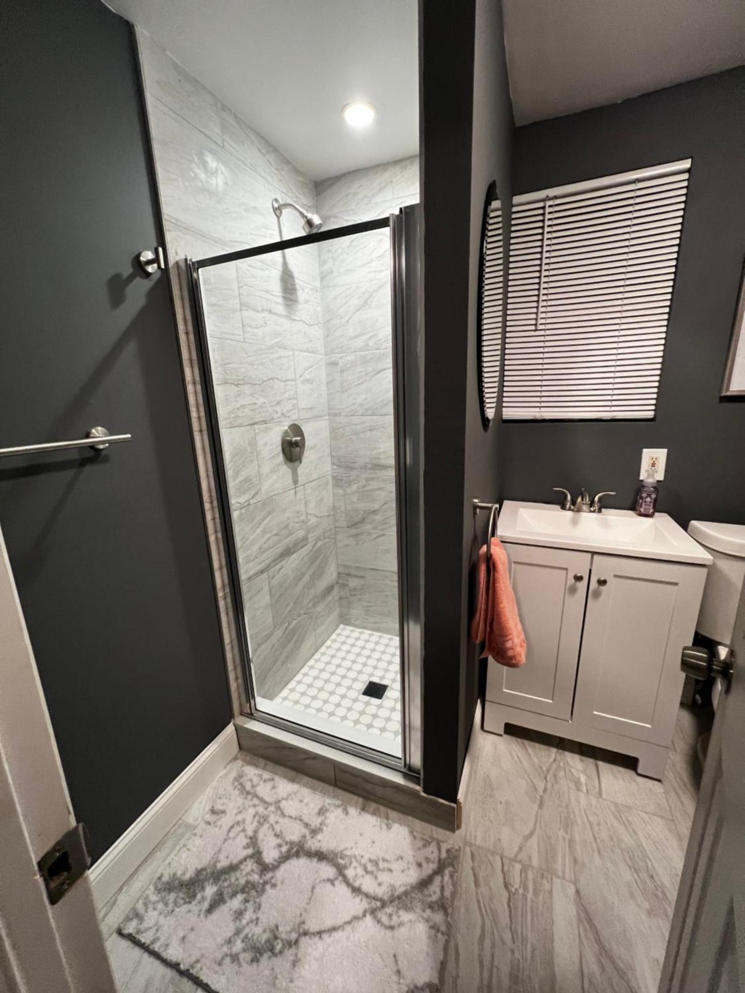 Spacious 3 Bedroom Ewing Home -Quiet トレントン エクステリア 写真