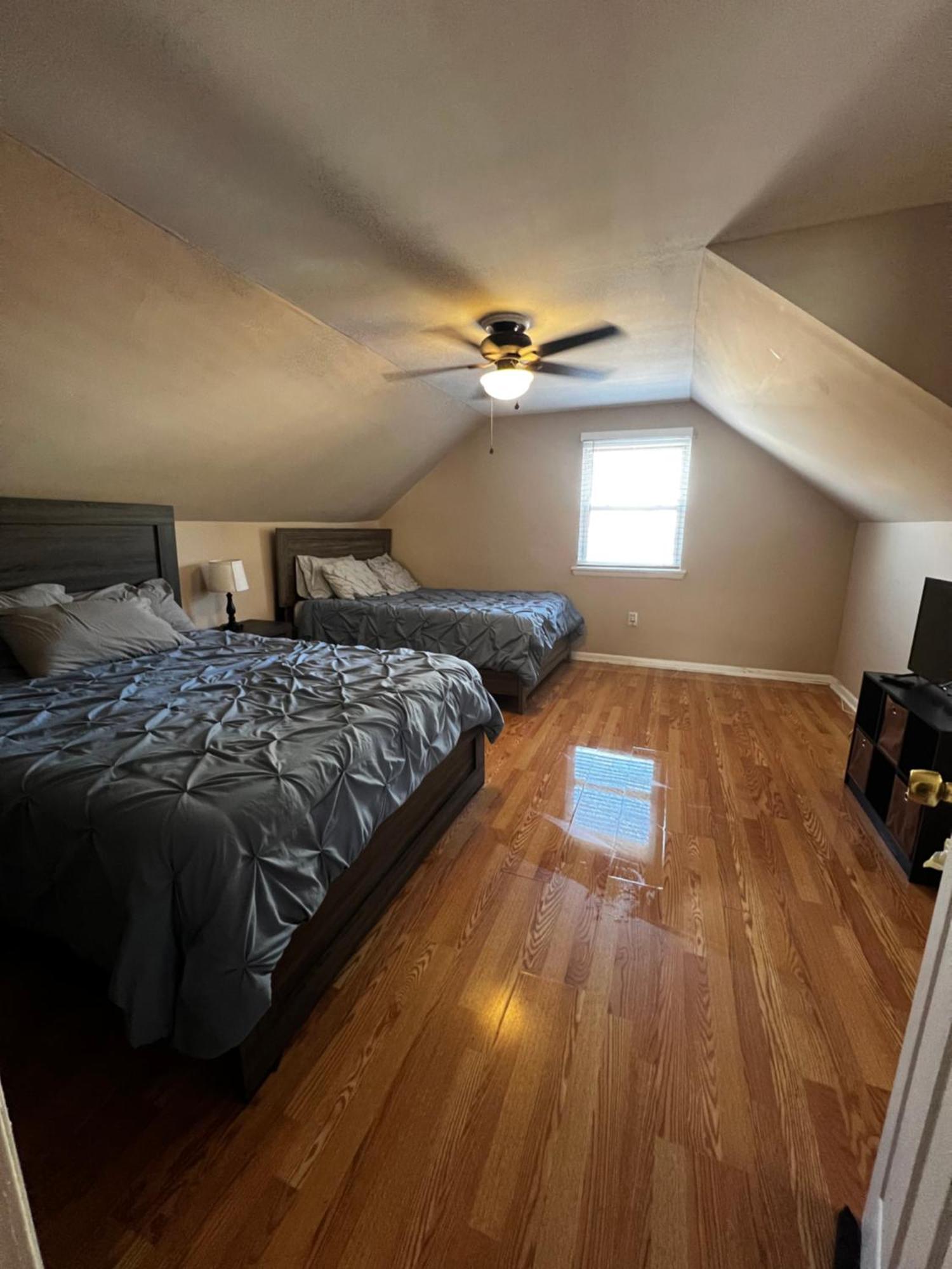 Spacious 3 Bedroom Ewing Home -Quiet トレントン エクステリア 写真